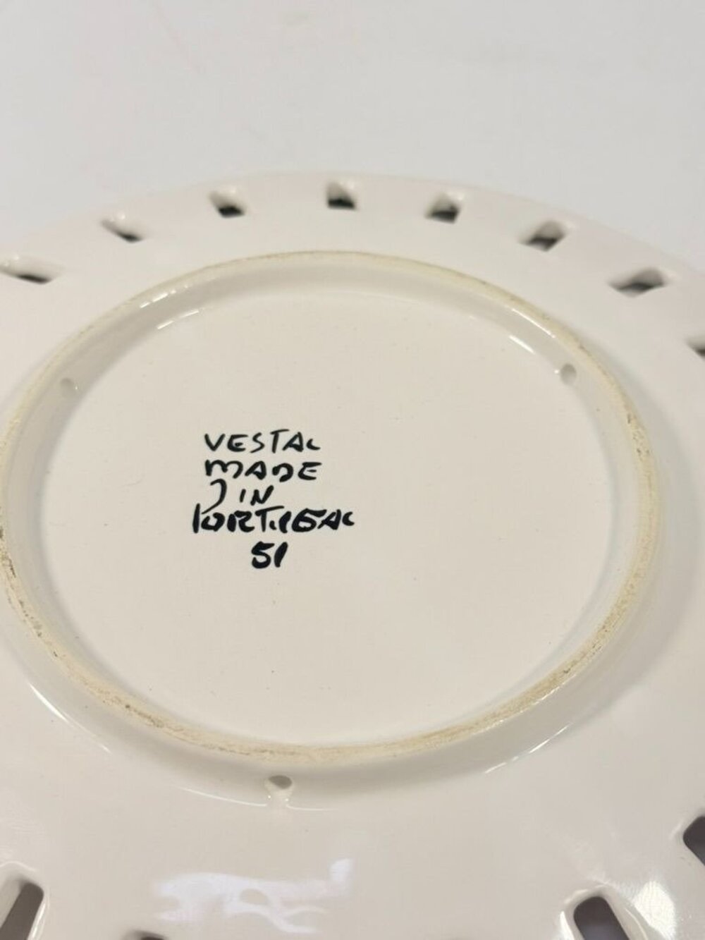 Pottery Reticulated Plate Hand Painted Floral Vintage Vestal Alcobaca Portual Ce - Picture 16 of 16